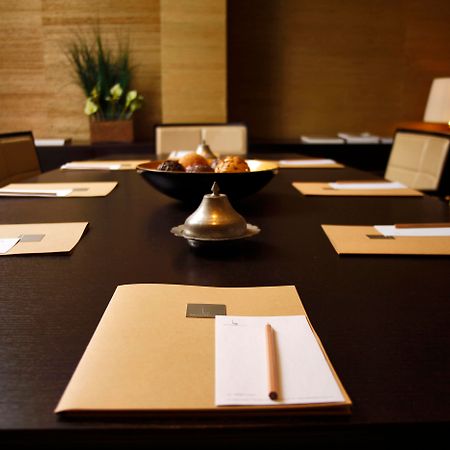 Bentley Hotel Bosphorus - Special Class Istanbul Bagian luar foto A meeting room at a hotel