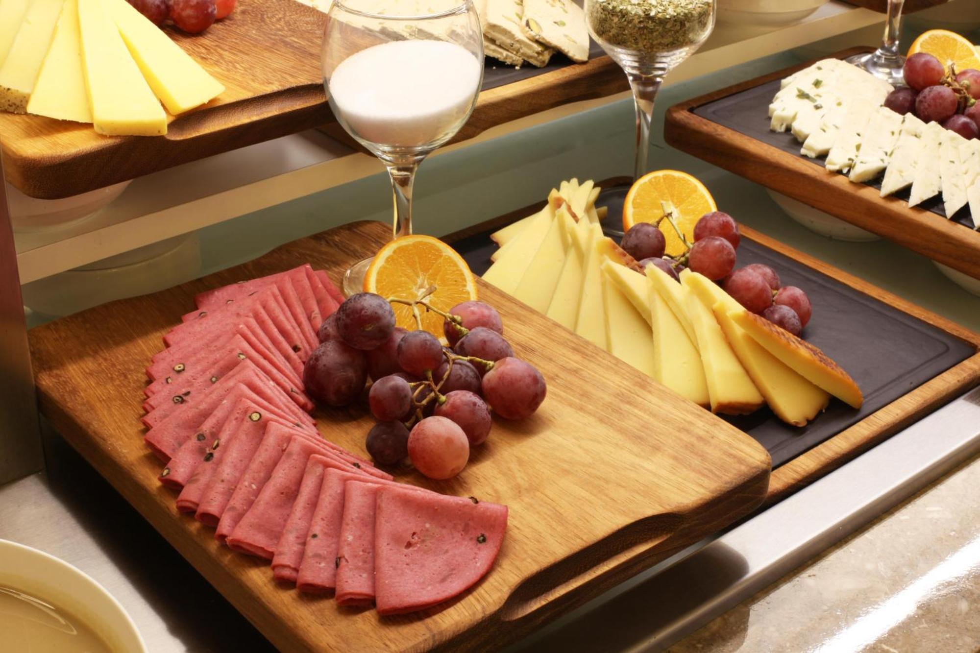 Bentley Hotel Bosphorus - Special Class Istanbul Bagian luar foto A selection of cheese and cold cuts