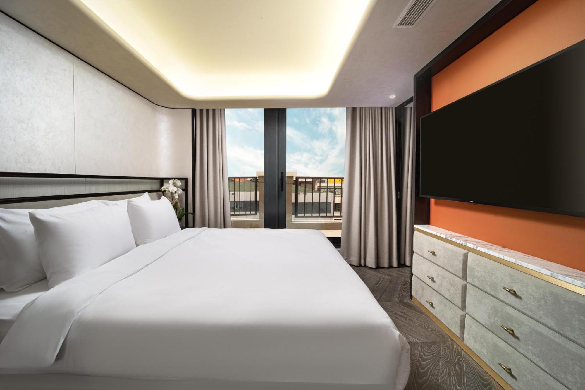 Bentley Hotel Bosphorus - Special Class Istanbul Bagian luar foto A bedroom at the hotel
