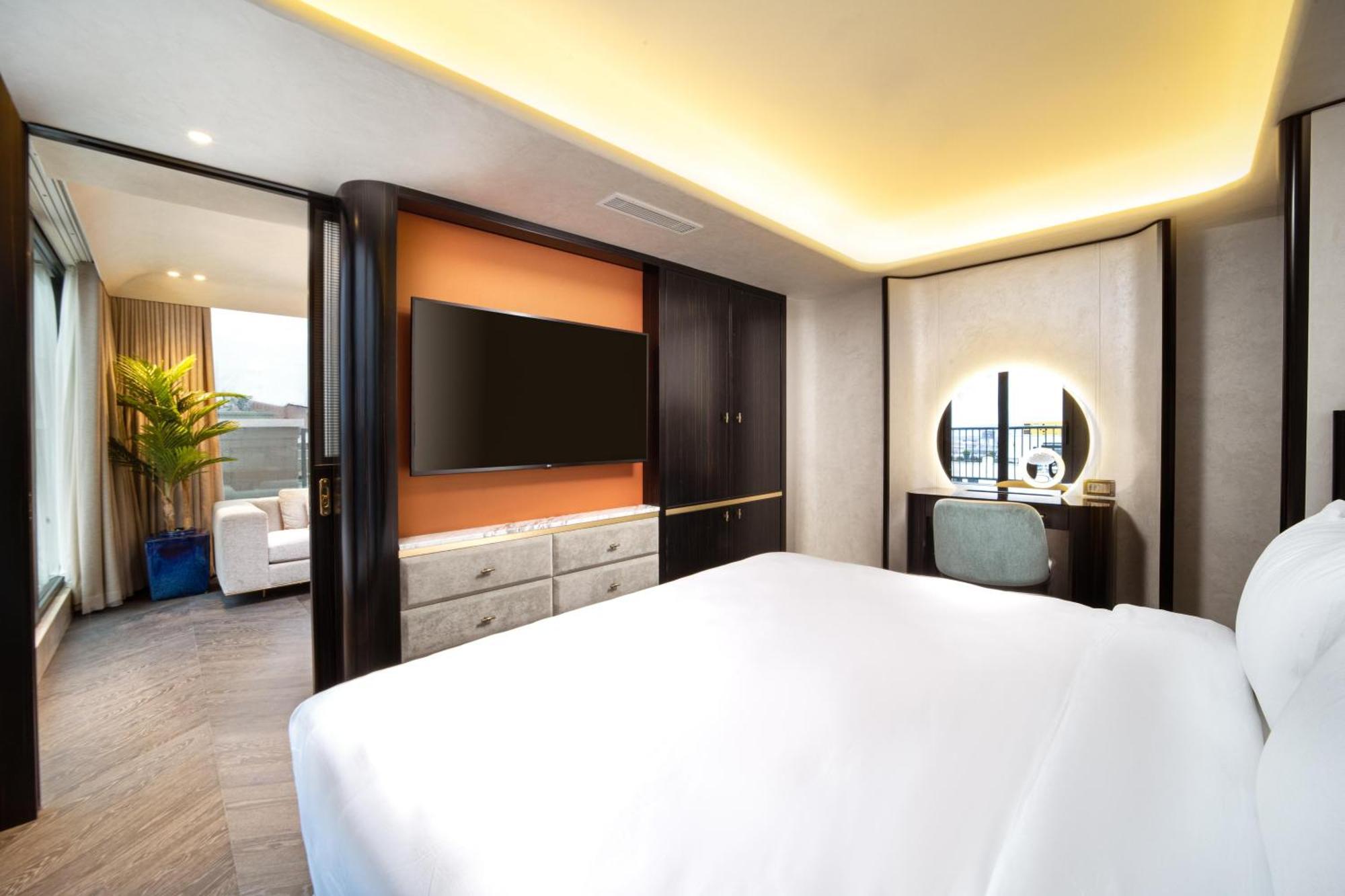 Bentley Hotel Bosphorus - Special Class Istanbul Bagian luar foto A bedroom at the hotel