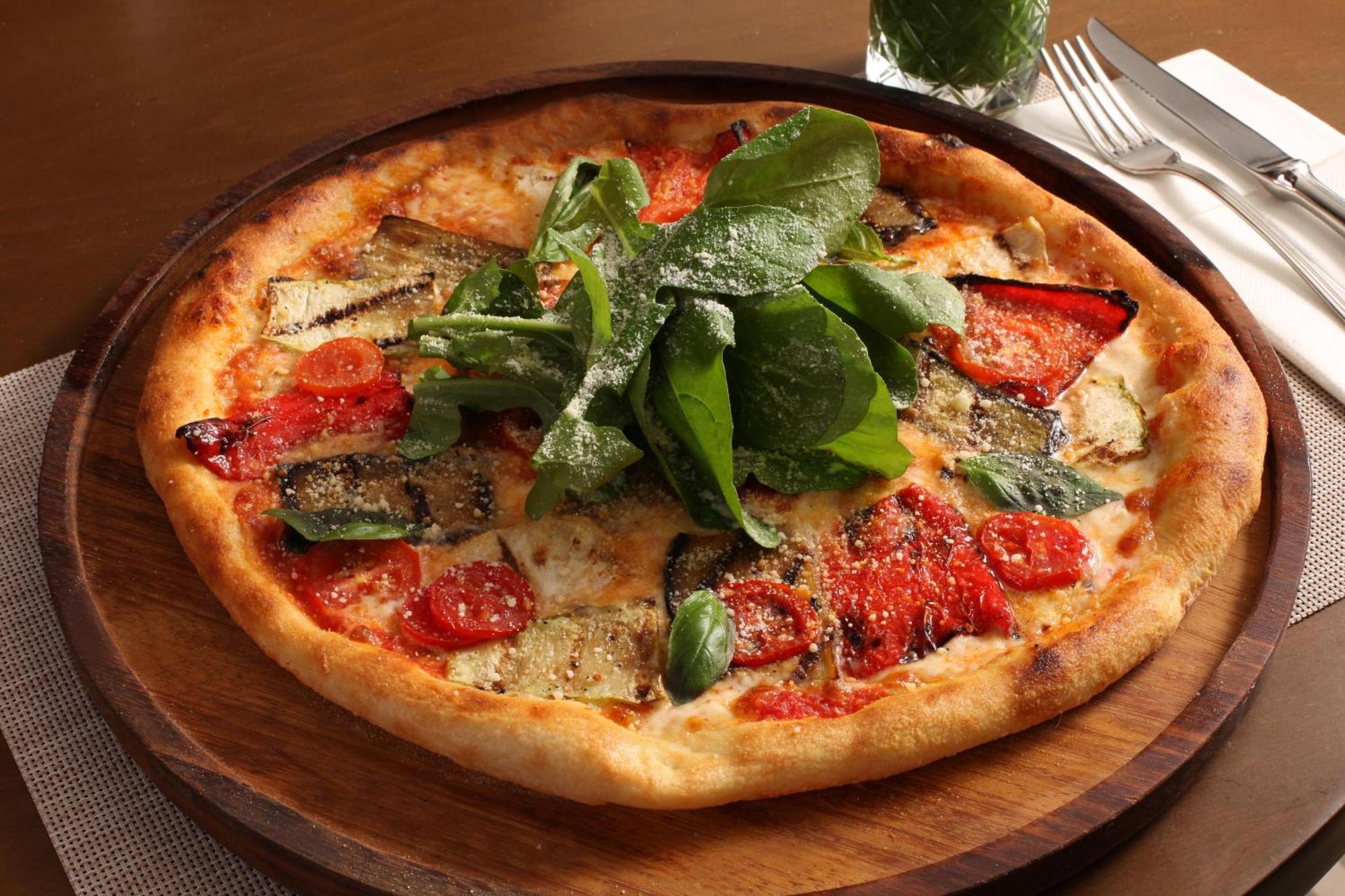 Bentley Hotel Bosphorus - Special Class Istanbul Bagian luar foto Pizza with spinach
