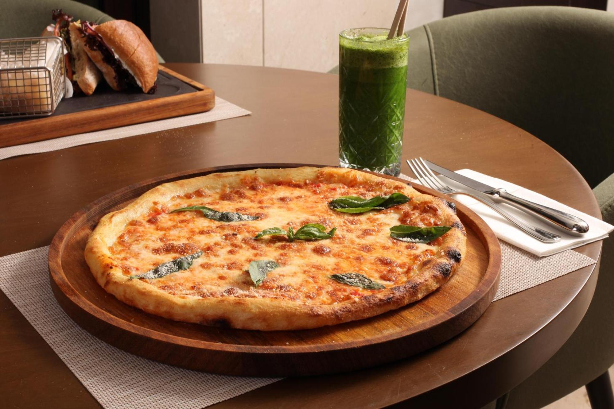 Bentley Hotel Bosphorus - Special Class Istanbul Bagian luar foto Pizza