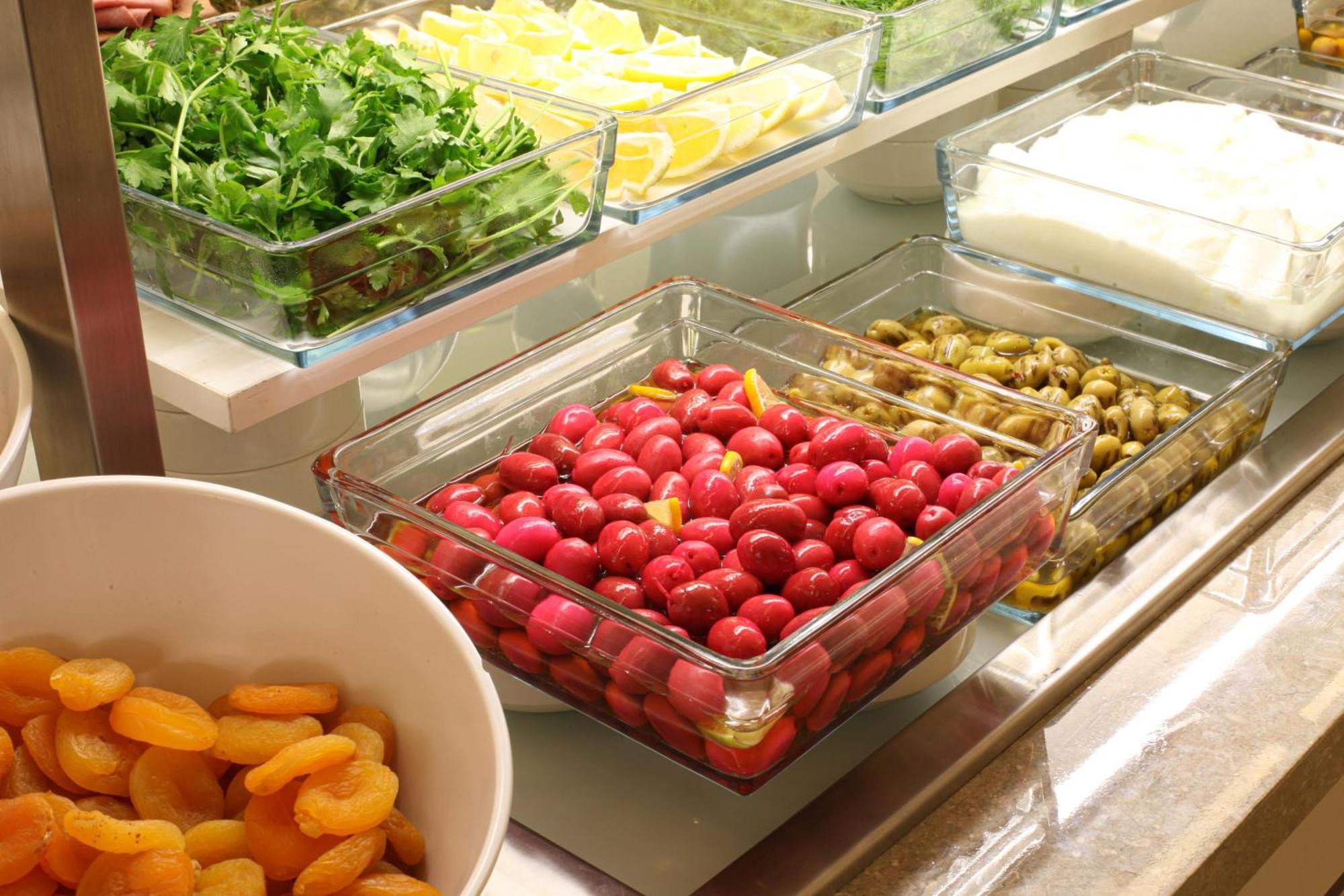 Bentley Hotel Bosphorus - Special Class Istanbul Bagian luar foto A salad bar